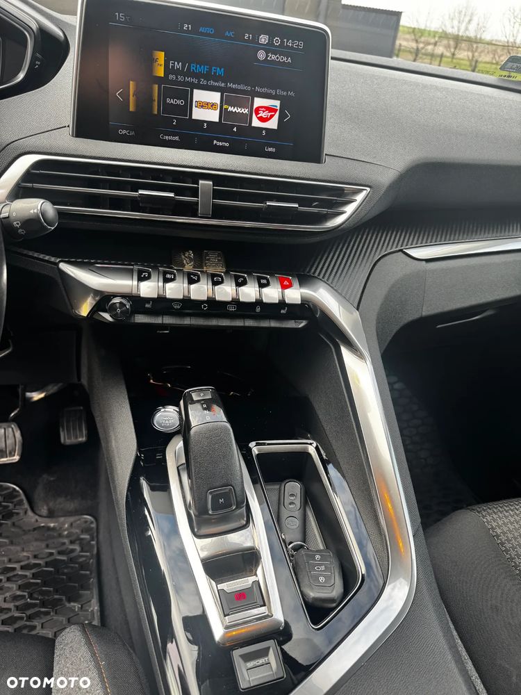 Peugeot 5008 - 8