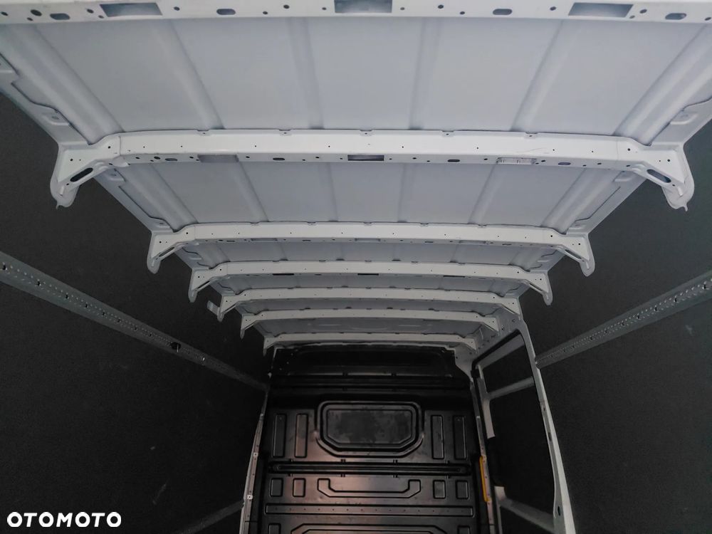 Volkswagen CRAFTER L3H2 * 2.0 TDI140 * - 7