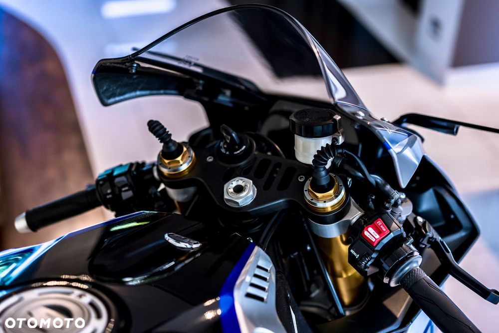 Yamaha R1 - 21