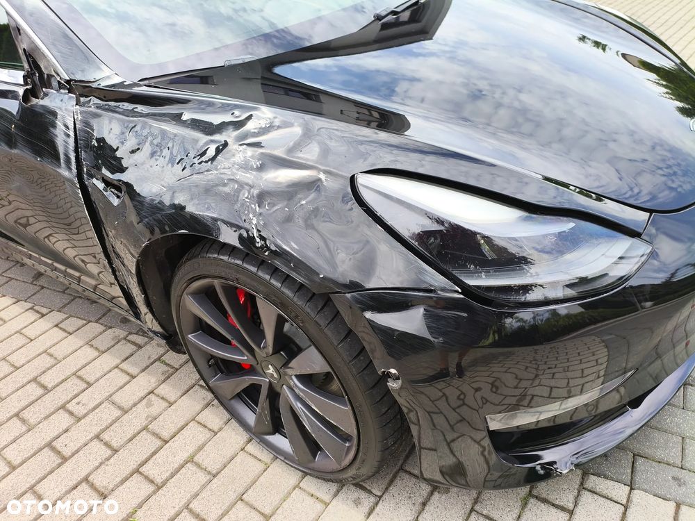 Tesla Model 3 - 5