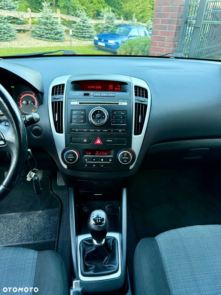 Kia Ceed 1.4 CVVT Attract - 23