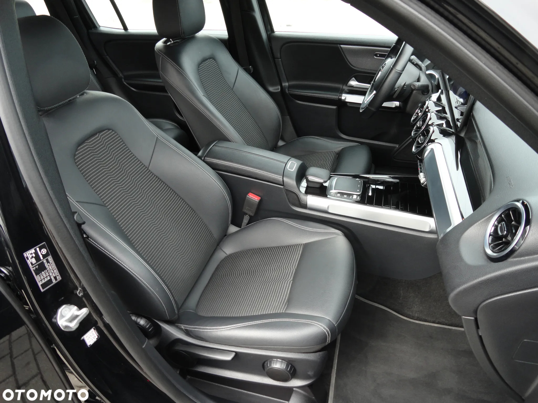 Mercedes-Benz GLB 200 d 8G-DCT Progressive Advanced - 11