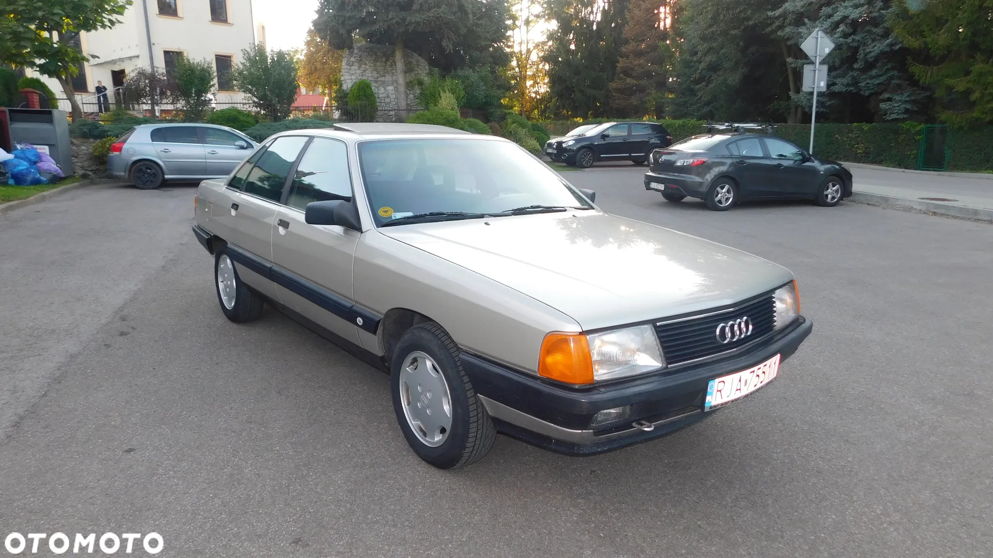 Audi 100 1.8 E - 23