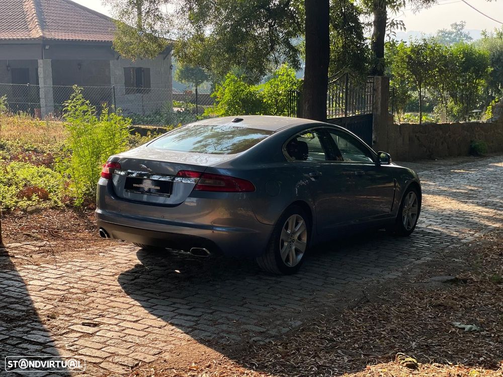 Jaguar XF 2.7 D V6 Premium Luxury - 9