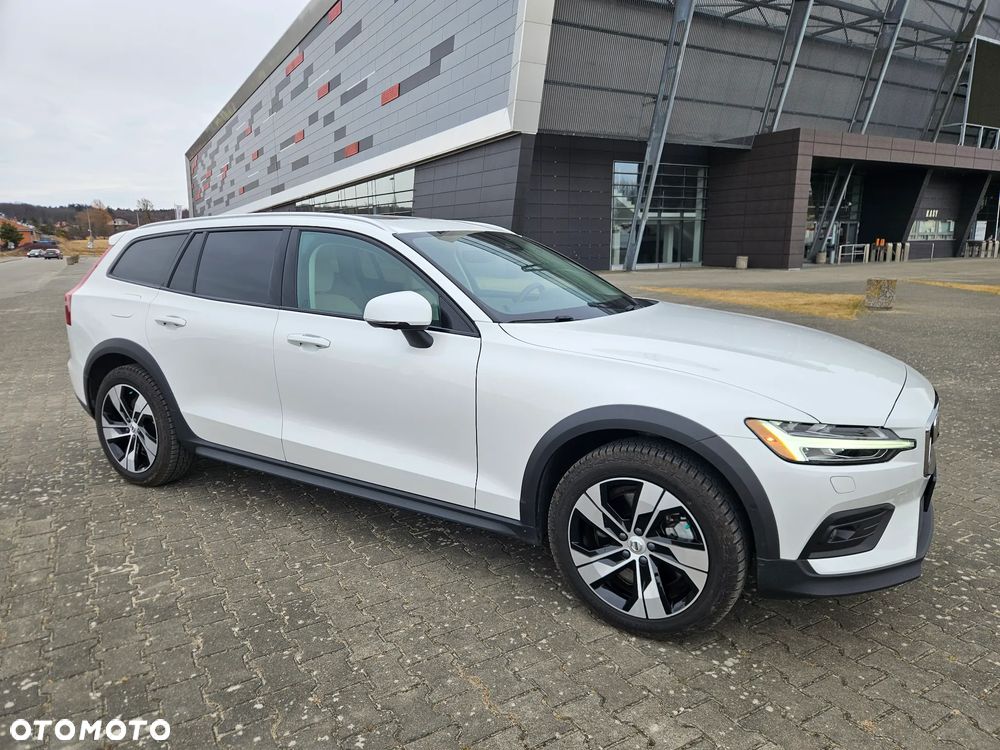 Volvo V60 Cross Country B5 B AWD Plus - 2