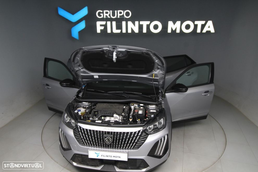 Peugeot 2008 1.2 PureTech Allure - 12