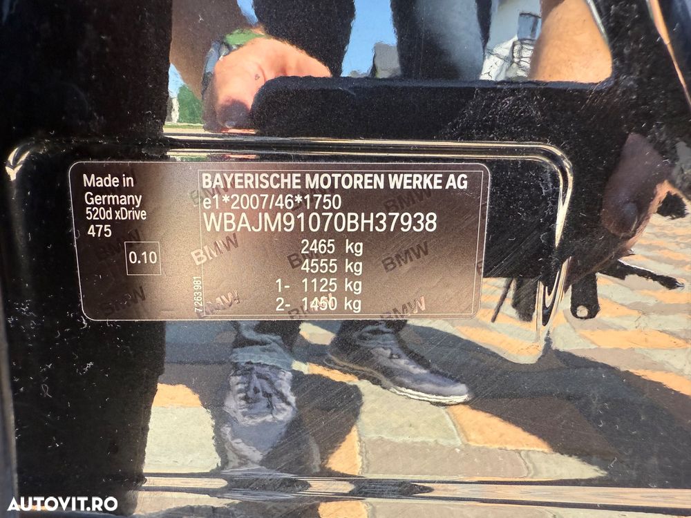 BMW Seria 5 520d xDrive Touring Aut. - 28
