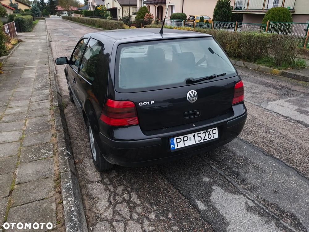 Volkswagen Golf - 2