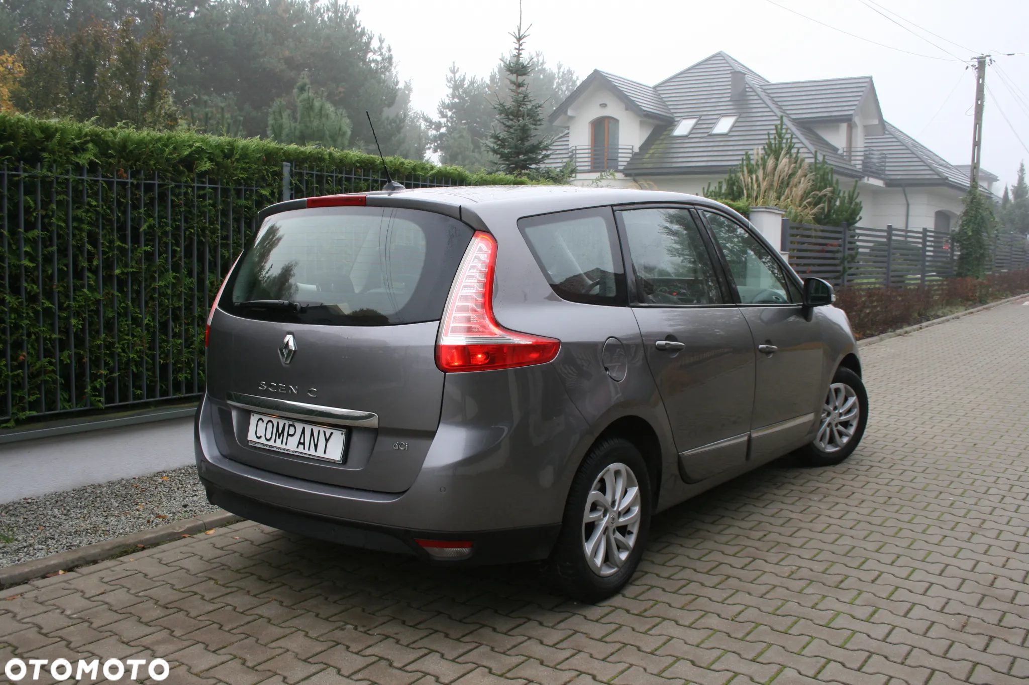 Citroën C4 Grand Picasso BlueHDi 150 Exclusive - 24
