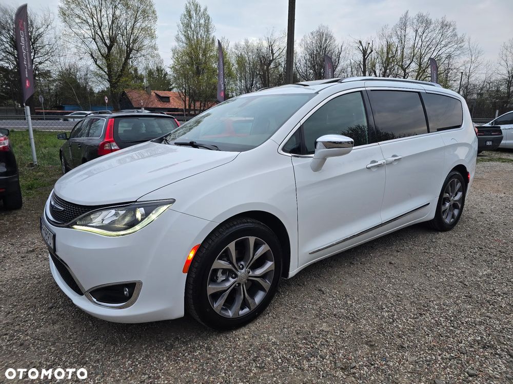 Chrysler Pacifica - 3