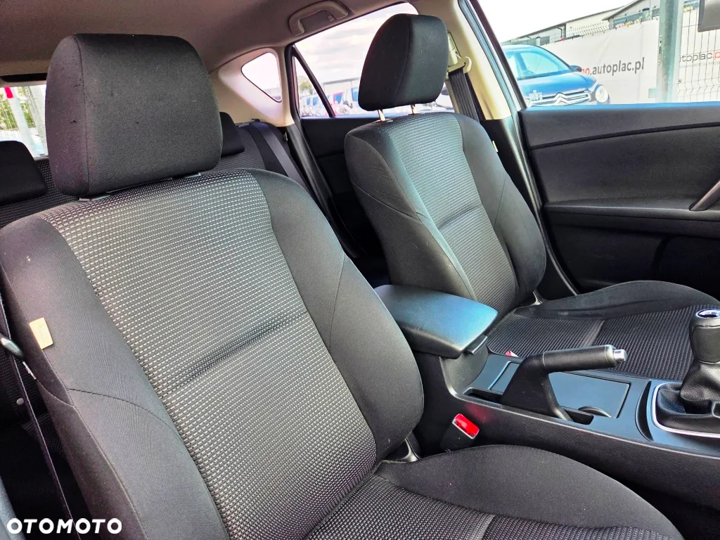 Mazda 3 1.6 CD Exclusive + - 30