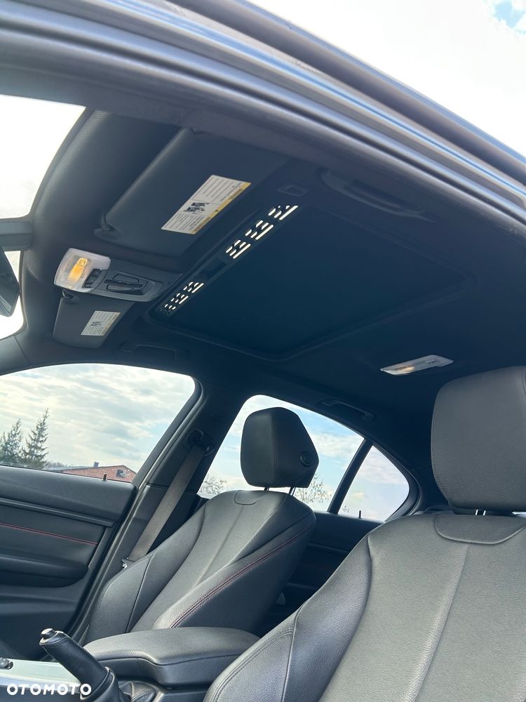 BMW Seria 3 335i Edition Sport - 8