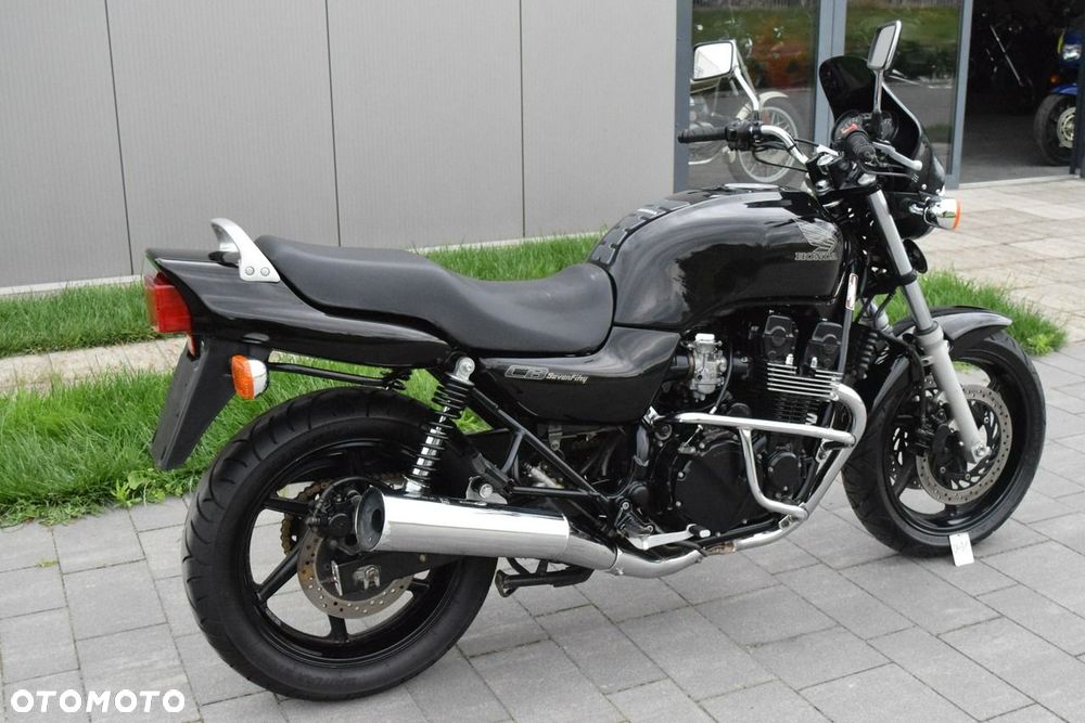 Honda CB - 2