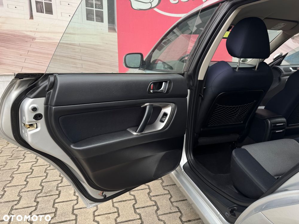Subaru Legacy - 22