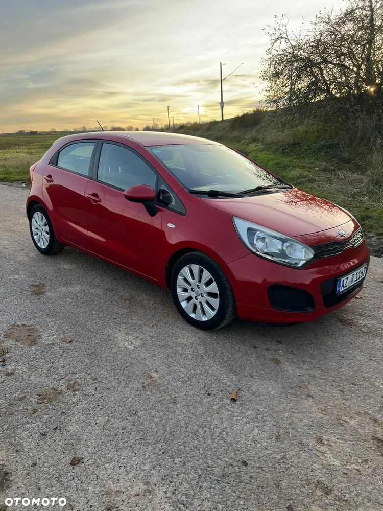 Kia Rio 1.2 L - 11