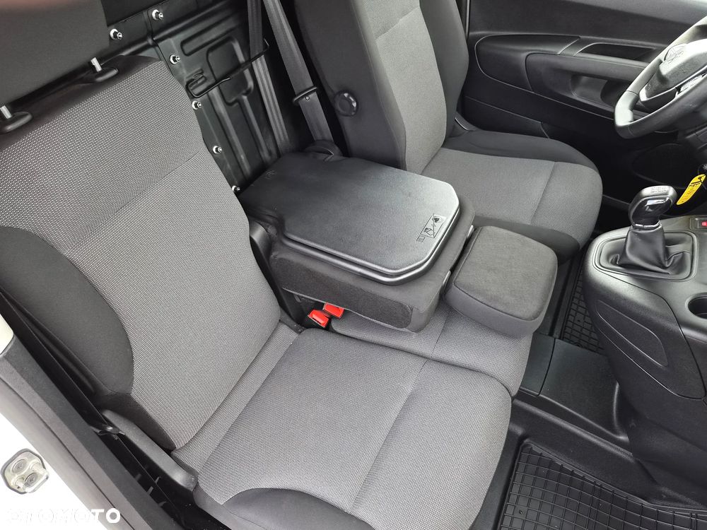 Peugeot Partner KLIMA NAWIGACJA TEMPOMAT FV23% - 21