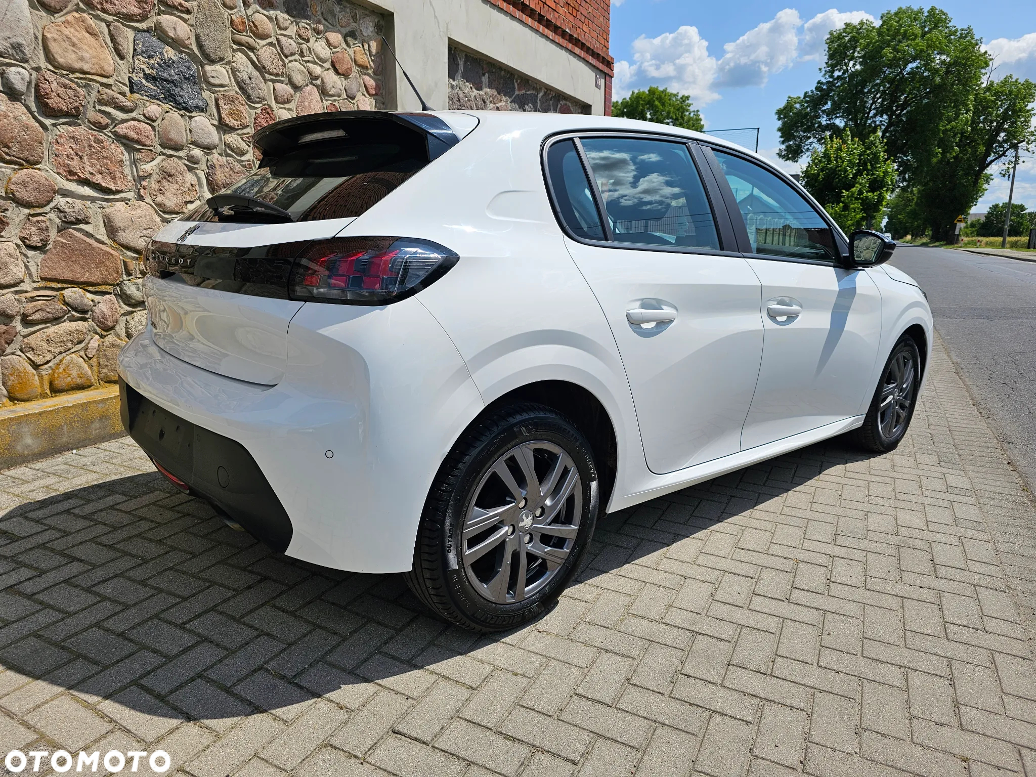 Peugeot 208 PureTech 100 Allure - 8