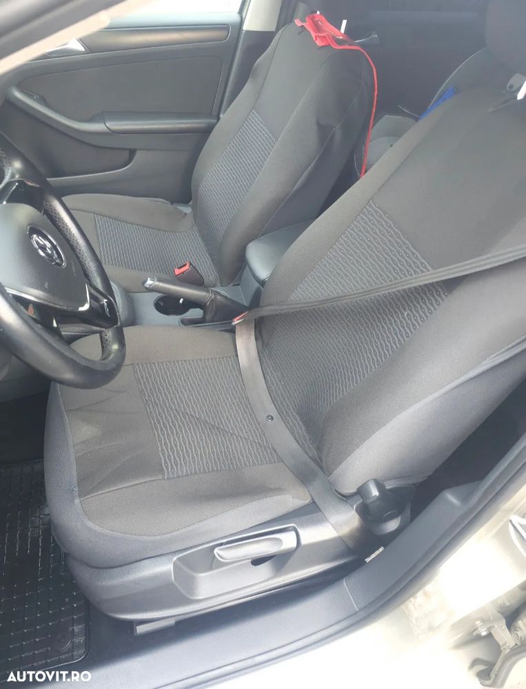 Volkswagen Jetta 2.0 TDI Comfortline - 10