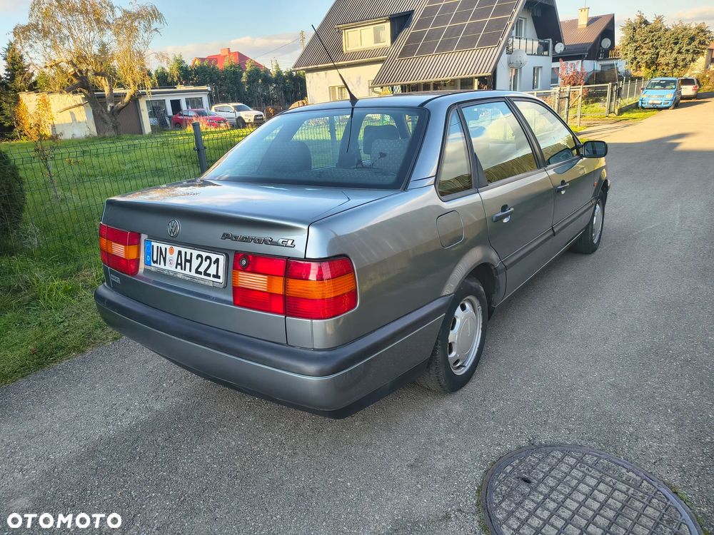 Volkswagen Passat 1.8 CL - 1