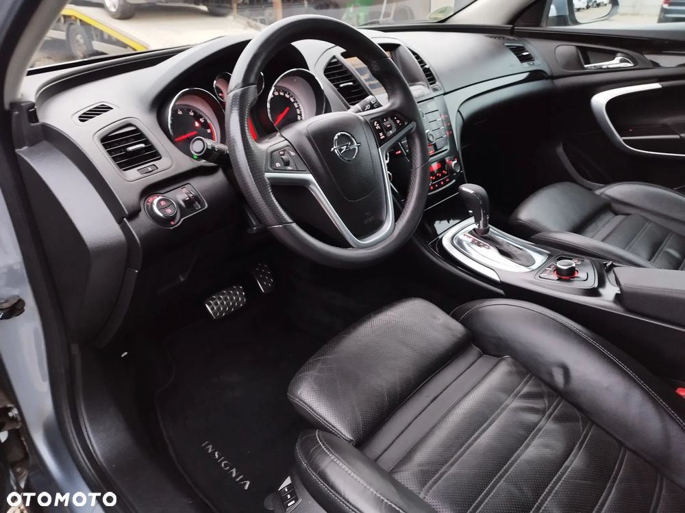 Opel Insignia 2.0 Turbo Sports Tourer 4x4 Automatik Cosmo - 19