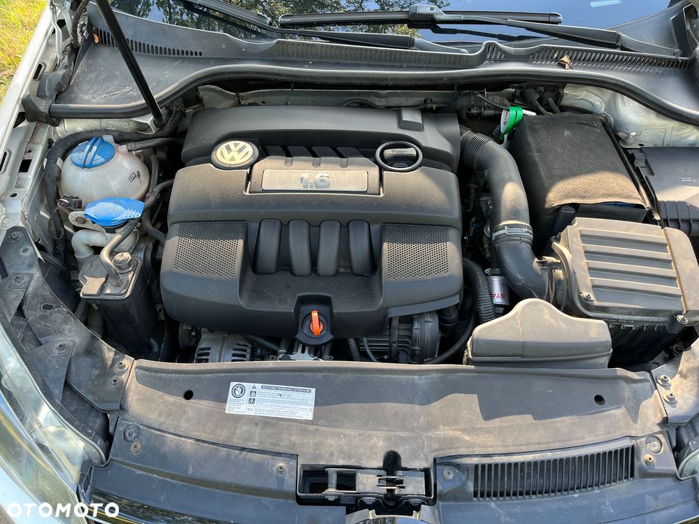 Volkswagen Golf 1.6 Highline - 11