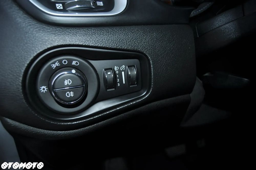Jeep Renegade 1.4 MultiAir DSG Longitude - 18