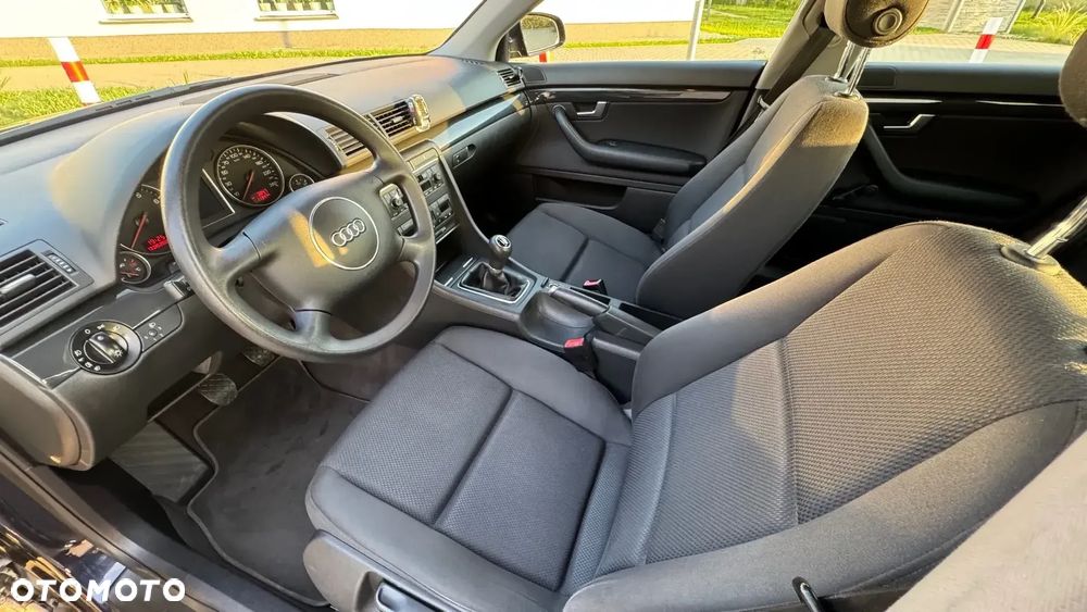 Audi A4 Limousine - 16