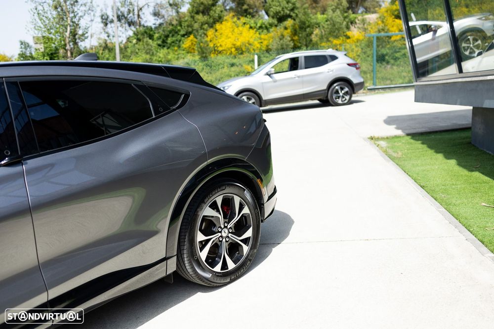 Ford Mustang Mach-E 75.7 kWh Premium AWD - 16