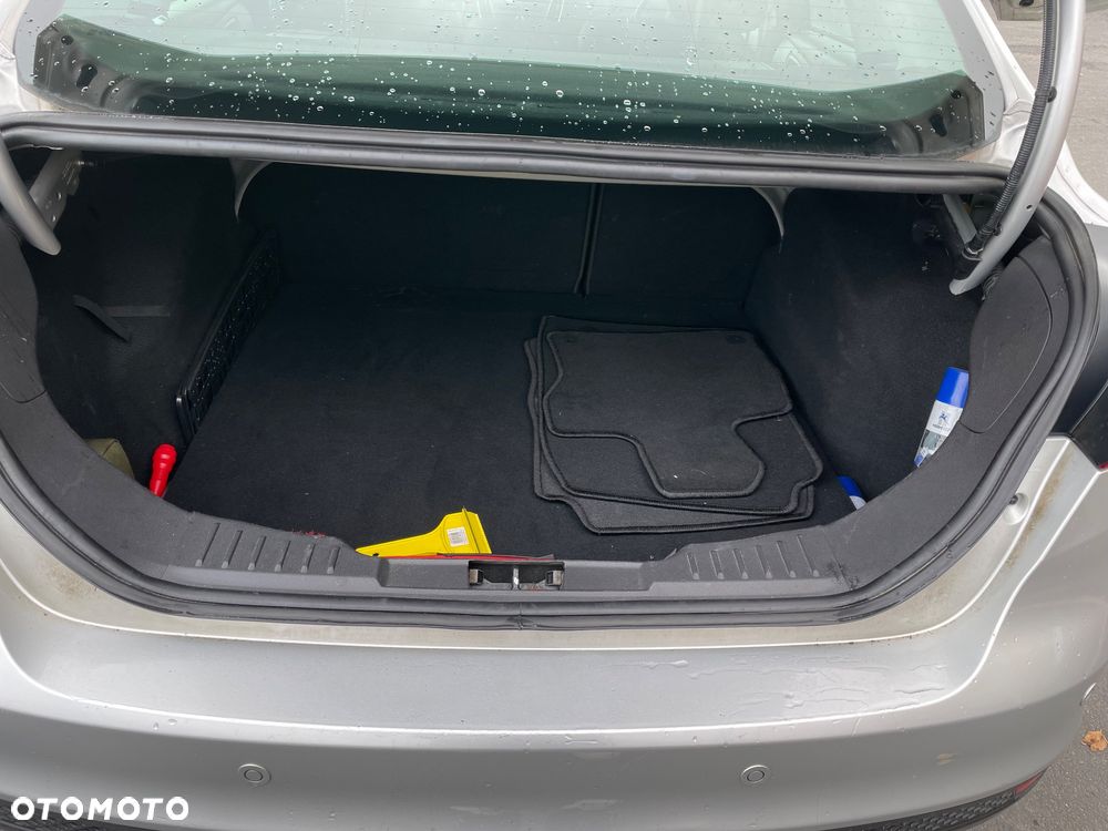 Ford Focus 1.6 Trend - 10
