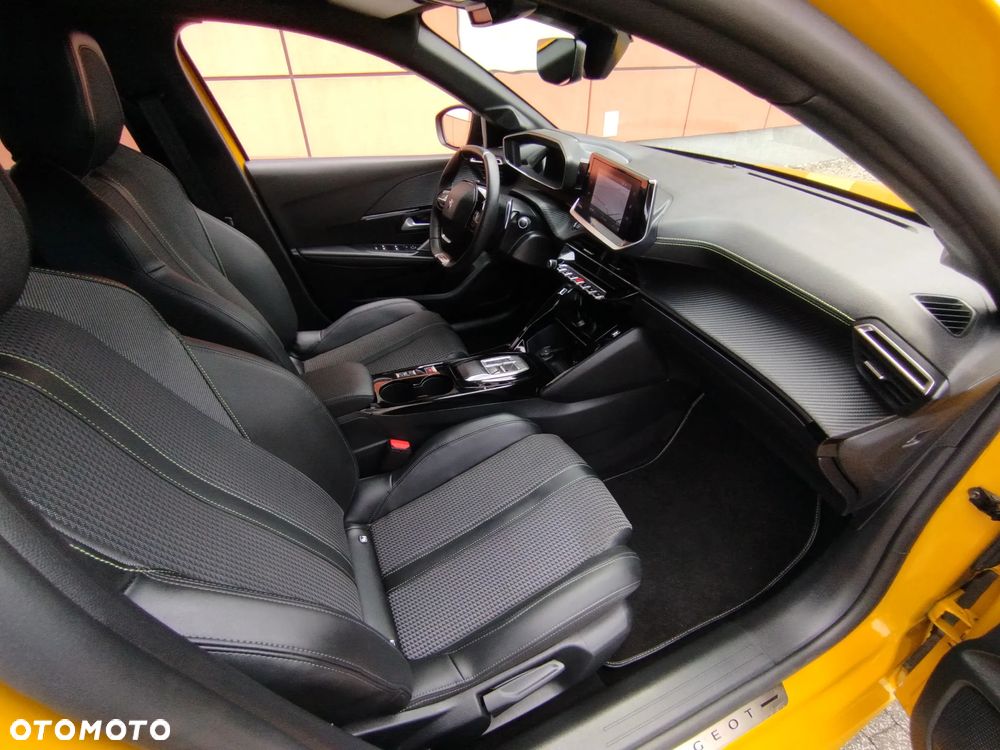 Peugeot 208 PureTech 130 EAT8 GT Pack - 10