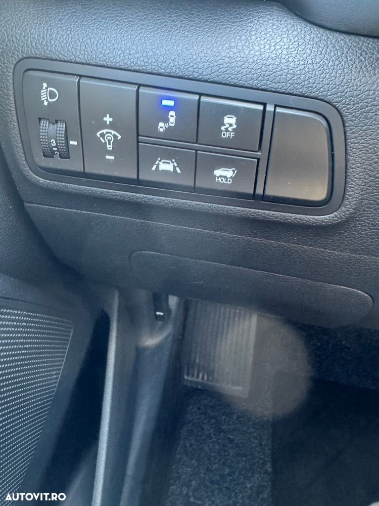 Hyundai Tucson blue 1.6 CRDi 2WD DCT Premium - 32