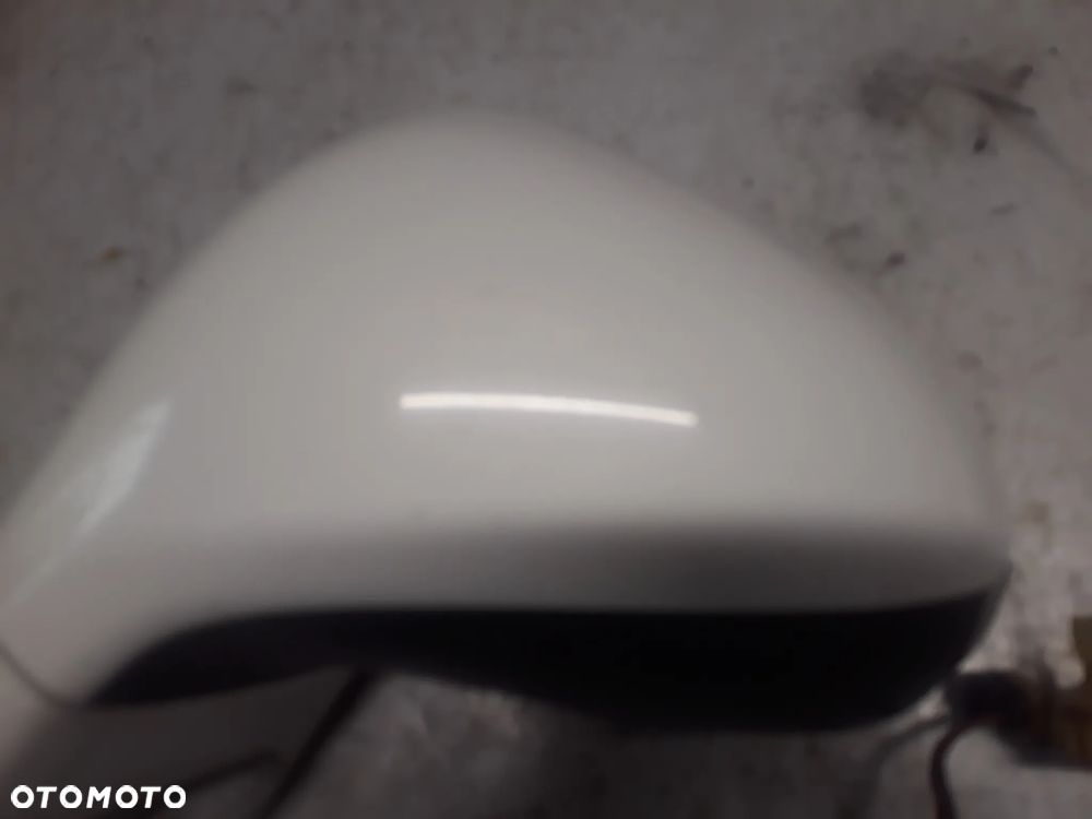 LUSTERKO LEWE PEUGEOT 308 T7  2009r  KOLOR: EWPB  6 PIN - 4