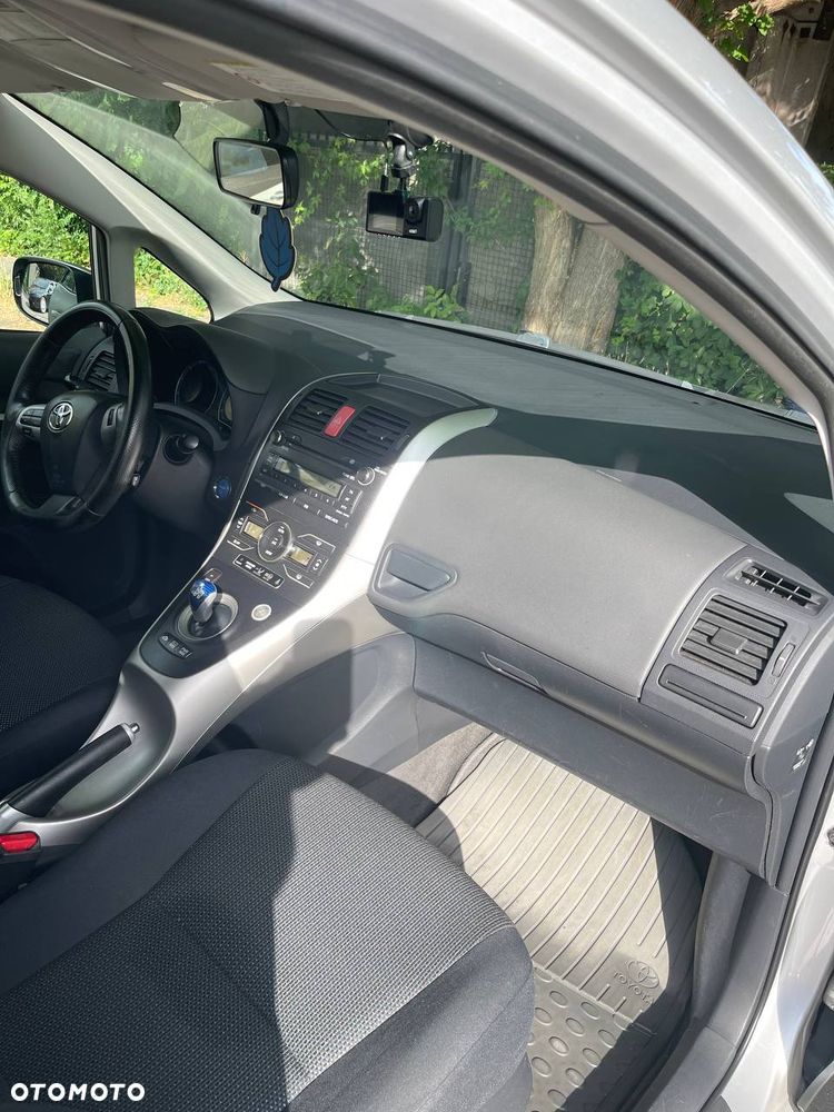 Toyota Auris - 4