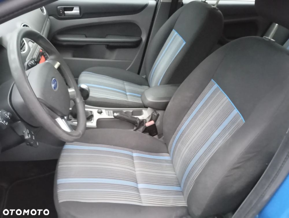 Ford Focus 1.6 16V Trend - 30