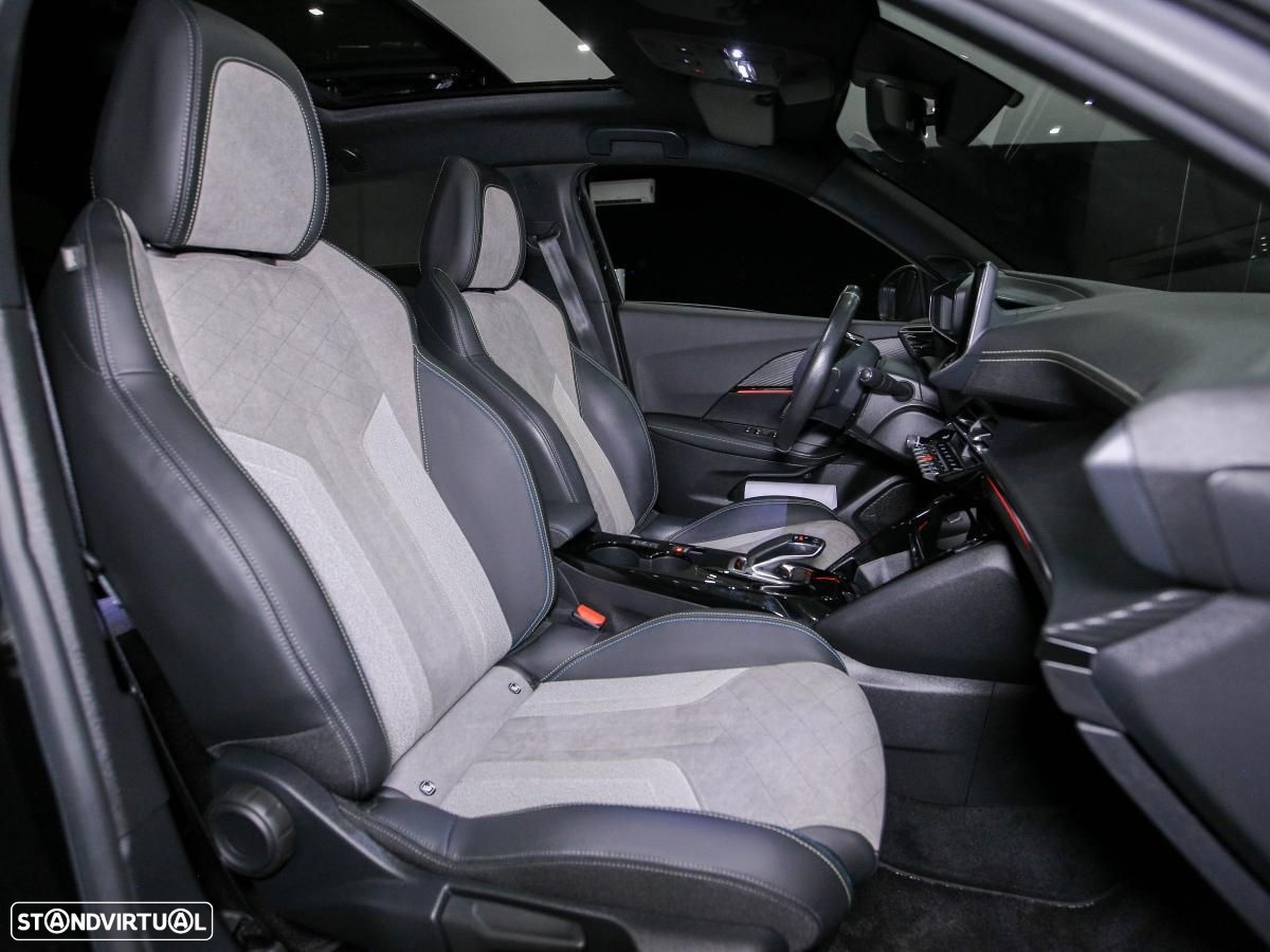 Peugeot e-2008 50 kWh GT - 10