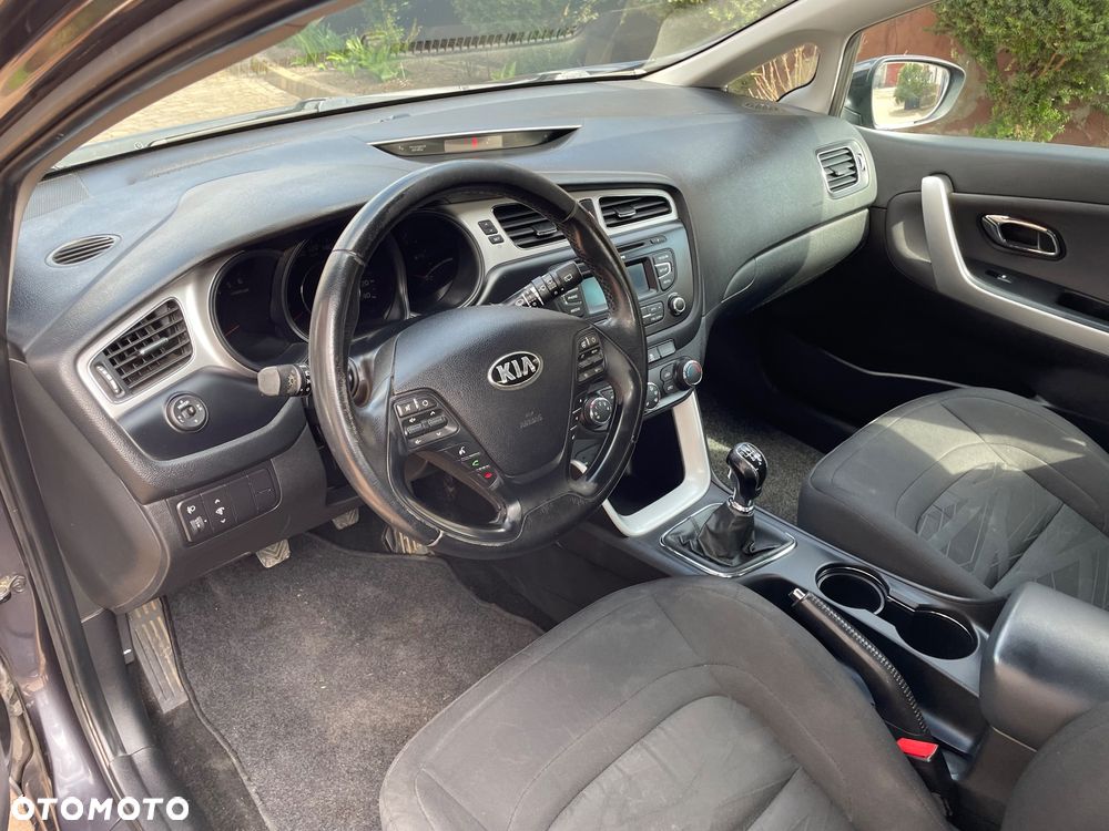 Kia Ceed 1.6 CRDi 115 ISG Vision - 15