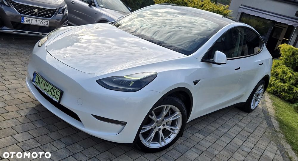 Tesla Model Y Long Range Dual Motor AWD - 2