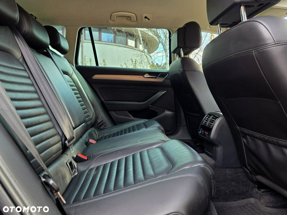 Volkswagen Passat - 10