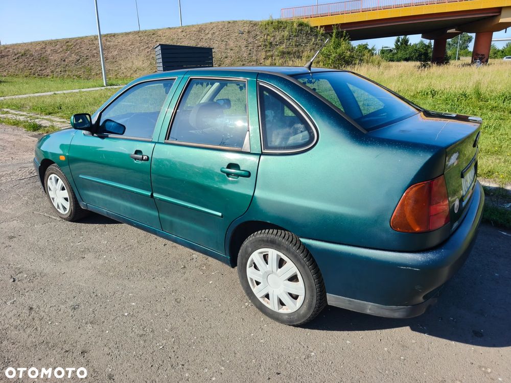Volkswagen Polo - 4