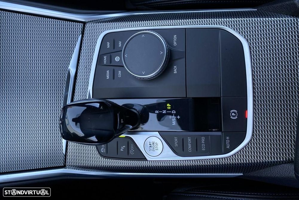 BMW 320 d Pack Desportivo M Auto - 35