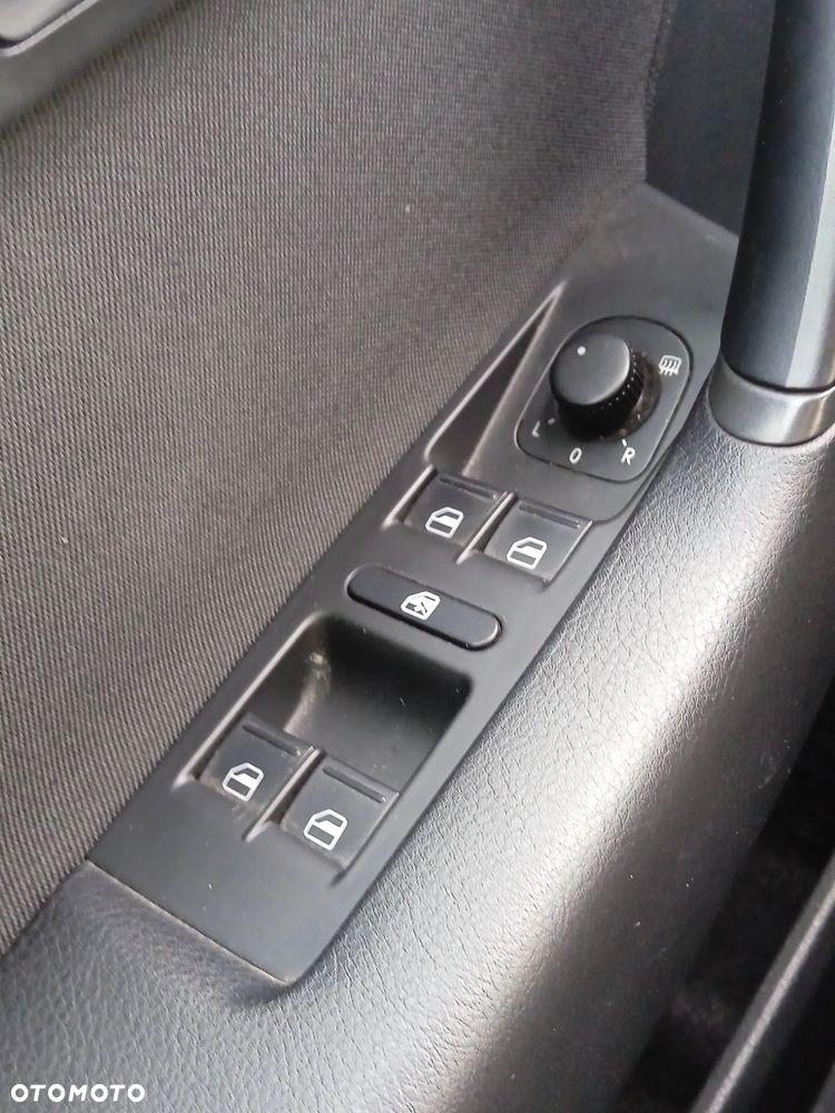 Volkswagen Passat 2.0 TDI BlueMotion Technology Comfortline - 23