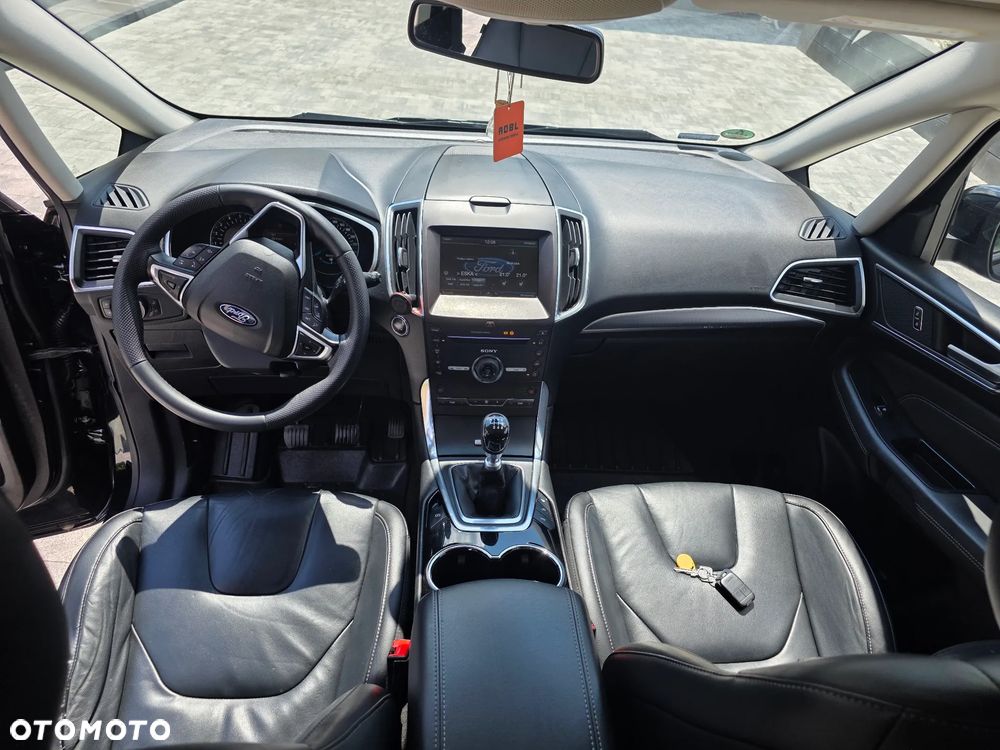 Ford S-Max - 11