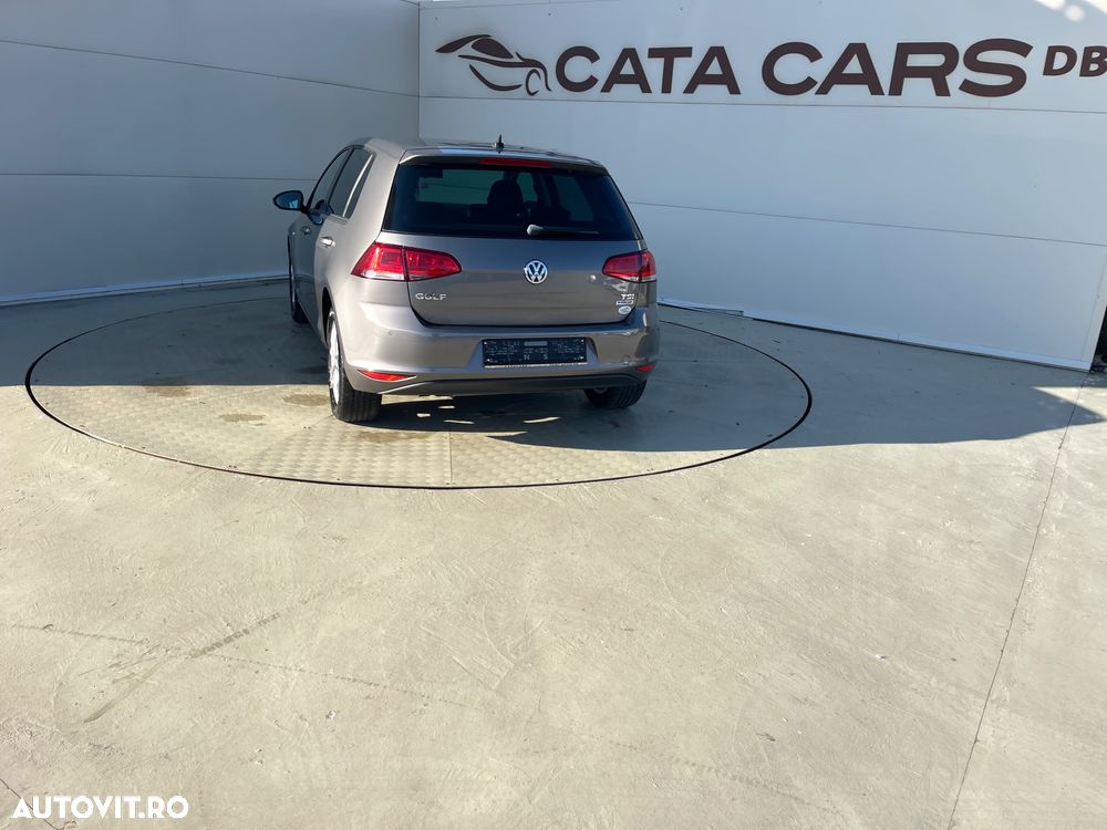 Volkswagen Golf 1.2 TSI BMT Comfortline - 12