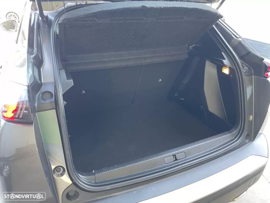 Peugeot 2008 1.2 PureTech Active EAT8 - 21