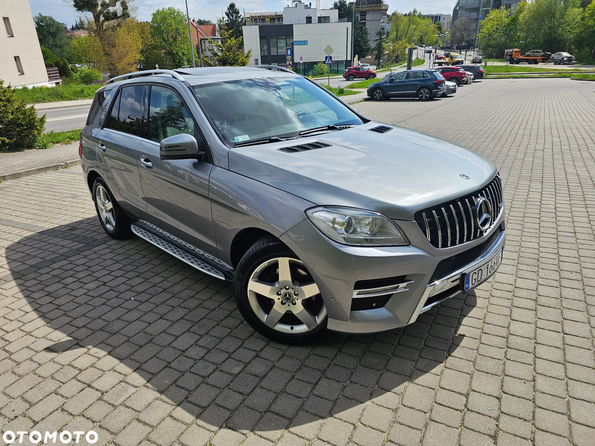 Mercedes-Benz ML - 12