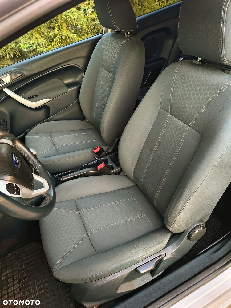 Ford Fiesta 1.25 Ambiente EU5 - 19
