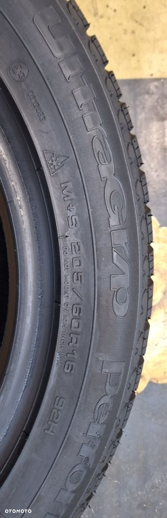 Opony 205 60 R 16 92H Goodyear UltraGrip Performance - 5
