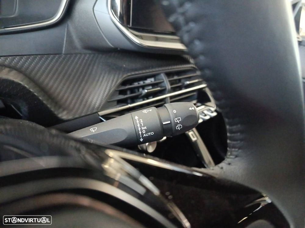 Peugeot 208 1.2 Hybrid Allure e-DCS6 - 15