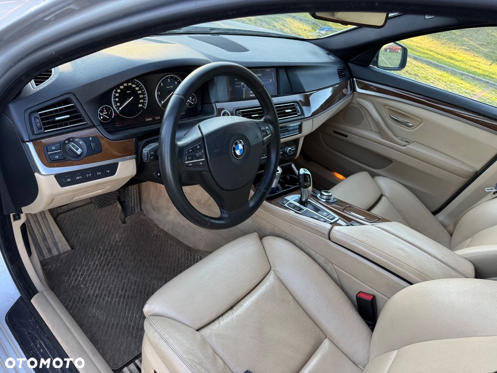 BMW Seria 5 530d xDrive Modern Line - 13