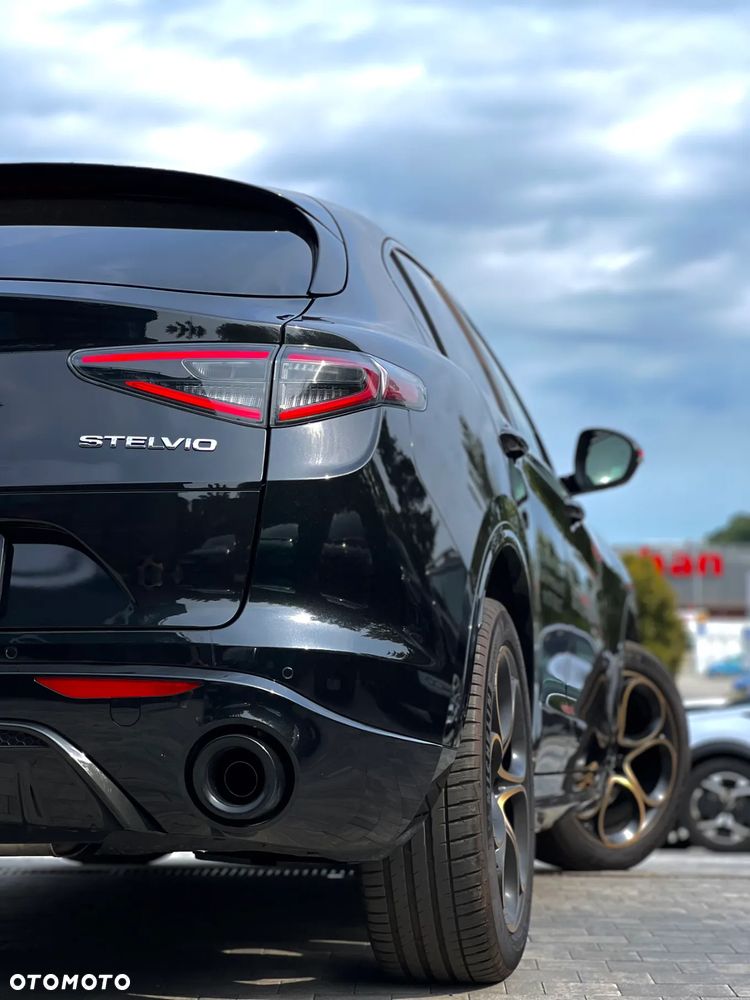 Alfa Romeo Stelvio 2.0 Turbo Intensa Q4 - 8